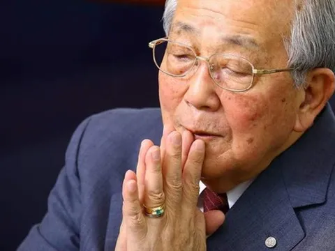 Ông trùm kinh doanh Nhật Bản Inamori Kazuo: Người nghèo muôn kiếp thường "hào phóng" 3 thứ và thích làm 3 việc, không muốn 'kiệt quệ' thì phải sớm thay đổi