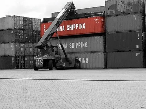 Doanh nghiệp xuất khẩu cần làm gì trước bài toán sụt giảm đơn hàng và rủi ro thanh toán?