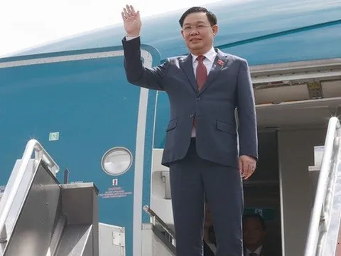 Chủ tịch Quốc hội Vương Đình Huệ bắt đầu chuyến thăm chính thức Philippines