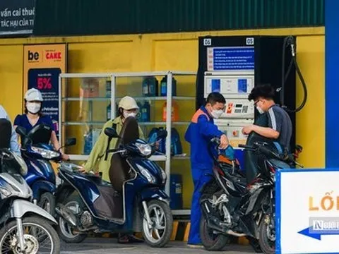 Qua cơn "bĩ cực", Hà Nội không còn cảnh xếp hàng dài chờ mua xăng