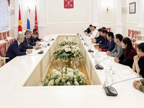 Hội Luật gia Việt Nam làm việc với Ủy ban Đối ngoại thành phố St-Petersburg