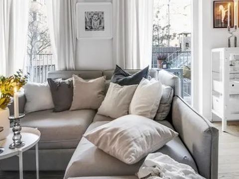 Căn hộ 54m2 ấn tượng với ban công nối từ phòng khách sang phòng ngủ