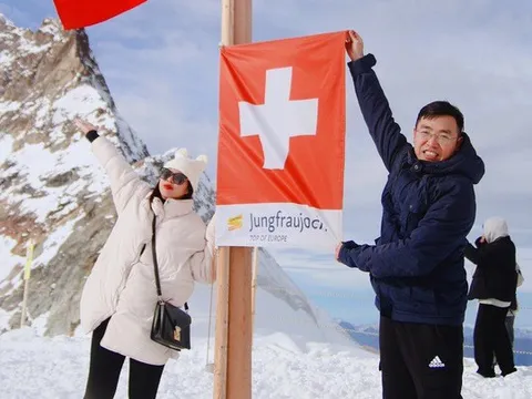 Cặp vợ chồng Hà Nội lập ‘quỹ du lịch’, tự túc khám phá Châu Âu: Vừa hợp túi tiền, vừa tận hưởng những địa danh xịn xò bậc nhất