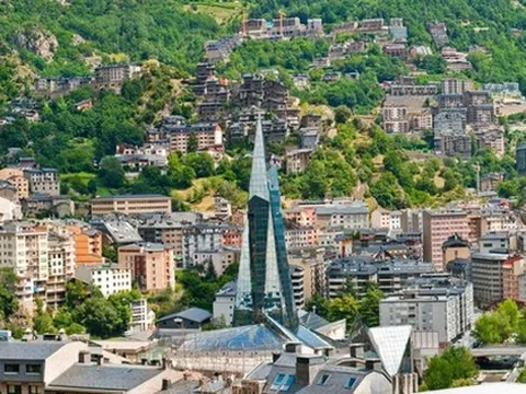 Đất nước "bí mật" giữa châu Âu: Hiếm người biết đến nhưng sở hữu phong cảnh cổ tích và nhiều điều lạ lùng so với thế giới