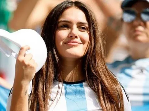 Ngắm dàn CĐV xinh đẹp của Argentina trên khán đài World Cup 2022