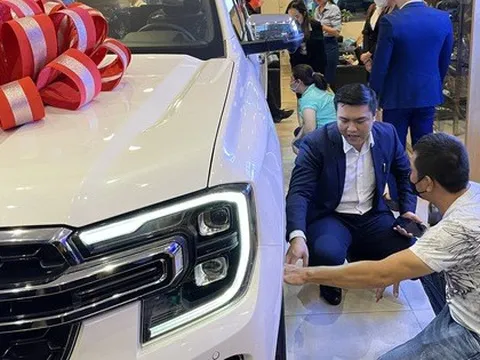 Nhiều lãnh đạo doanh nghiệp phân phối ô tô lớn nhất Việt Nam bất ngờ xin từ nhiệm