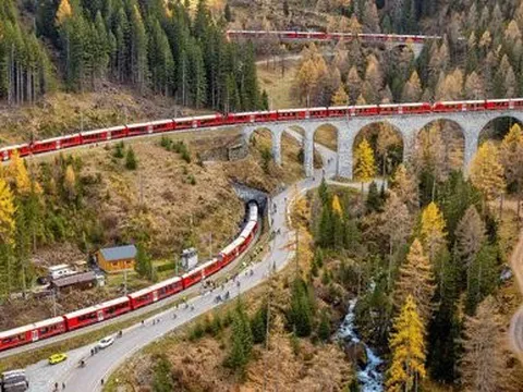 Đây là chuyến tàu trở khách dài nhất thế giới, với tổng chiều dài lên tới gần 2 km