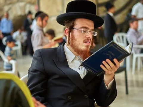 Mách ông chủ 4 bước, nhân viên người Do Thái đưa cửa hàng bên bờ vực phá sản bỗng thắng lớn: Kiếm tiền không khó chỉ sợ không nắm được cơ hội