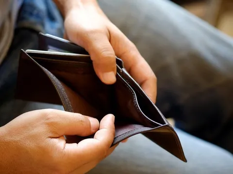 Triệu phú tự thân chỉ ra 7 kiểu tư duy đóng khung khiến bạn làm mãi vẫn chẳng thể giàu