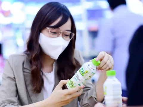 Sau 1 năm bán sữa ngô và sữa đậu xanh "tươi mát", liên doanh của Vinamilk và Kido đang làm ăn ra sao?