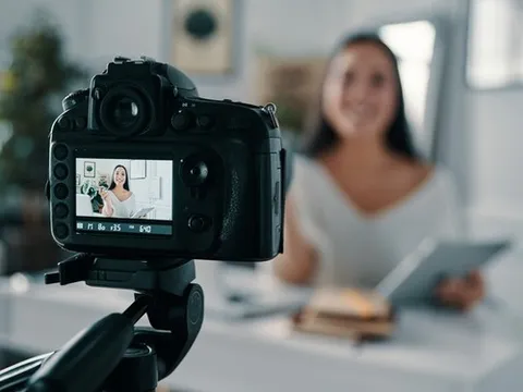 Nghỉ việc ở Amazon, cô gái về làm việc 2 tiếng/ngày, cả tháng thu về gần tỷ đồng