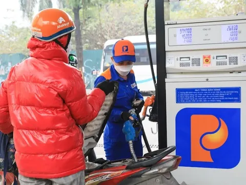 Giá xăng dầu đồng loạt giảm mạnh, nhiều nhất tới gần 1.600 đồng/lít