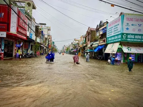 Miền Trung mưa to trong nhiều ngày tới, nguy cơ ngập lụt, lũ quét