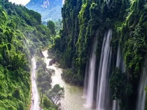 ‘Tiên cảnh’ dưới chân thác Mưa Rơi hớp hồn du khách khi đến Thái Nguyên