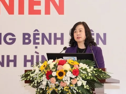 Bộ trưởng Y tế: “Chế độ tiền trực của nhân viên y tế rất thấp”