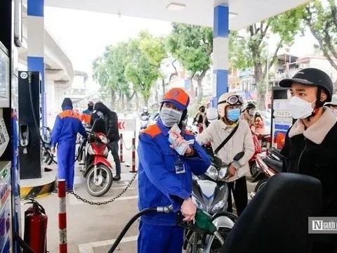 Đề xuất giảm thuế bảo vệ môi trường với xăng, dầu trong năm 2023