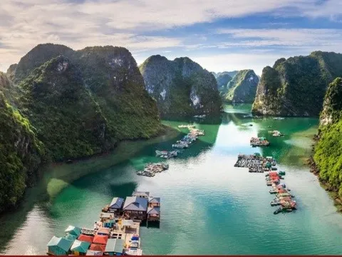 Quảng Ninh nỗ lực đạt mục tiêu đón 11,5 triệu lượt khách du lịch
