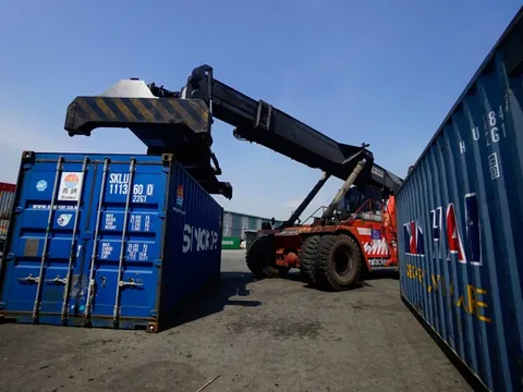 Khơi dòng vốn cho doanh nghiệp (*): Bài toán khó: Tăng trưởng hay kiểm soát lạm phát?