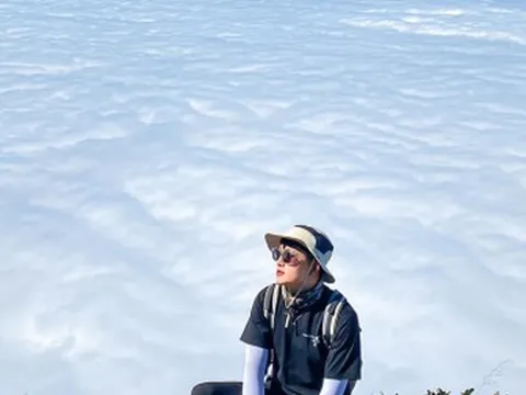 Lạc lối trước cảnh đẹp “nghẹt thở” của biển mây trên “nóc nhà Y Tý”