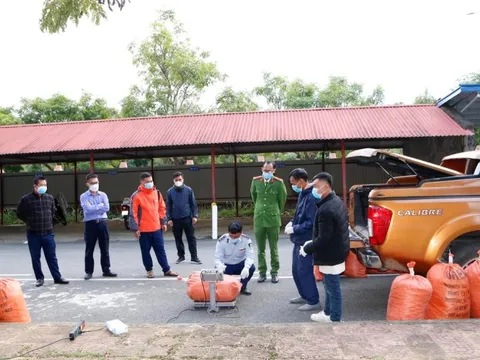 Bắt một phó giám đốc doanh nghiệp vận chuyển hơn 1 tấn chất độc xyanua