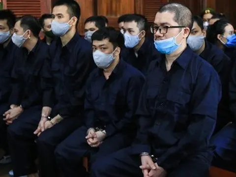 Vợ Nguyễn Thái Luyện nghẹn ngào nói 13 tỉ đồng chi cho những người không tiện nói tên