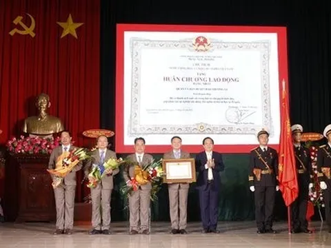 Huyện Trường Sa đón nhận Huân chương Lao động hạng Nhất