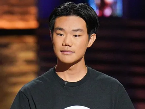 Nam sinh 17 tuổi lên sóng Shark Tank khiến cả 5 "cá mập" trầm trồ vì bán sản phẩm lạ, kiếm gần 24 tỷ đồng chỉ sau 3 năm