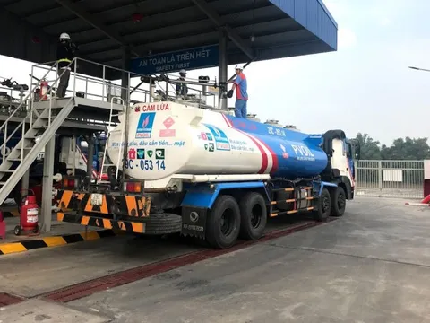 Không để đứt gãy nguồn cung xăng dầu, lương thực trong dịp Tết