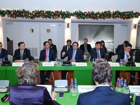 Thủ tướng: 'Lựa chọn điện sạch thì giá điện nào để người dân, doanh nghiệp chịu được?'