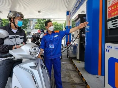 Giá xăng giảm mạnh, còn hơn 20.000 đồng/lít