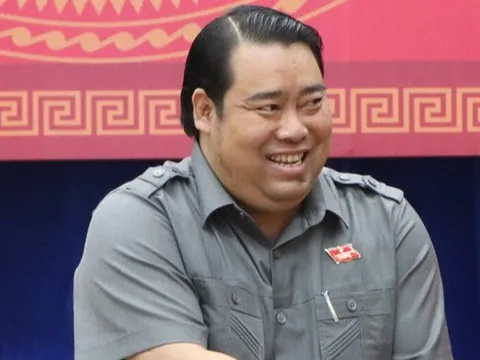 Ông Nguyễn Viết Dũng: Do bức xúc nên "đập gậy sượt nón", bật lại trúng nữ caddie