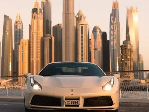 Siêu xe Ferrari là mơ ước của nhiều người nhưng lại bị vứt bỏ đầy rẫy ở thành phố Vàng, muốn mua chỉ cần đáp ứng 1 điều kiện