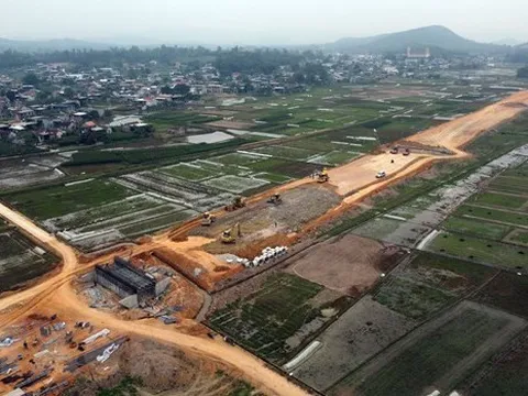 Yêu cầu khởi công 12 dự án thành phần cao tốc Bắc - Nam trước 31/12