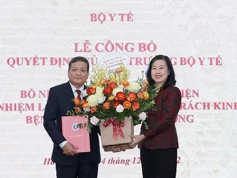 Bộ trưởng Y tế trao quyết định bổ nhiệm Giám đốc Bệnh viện Phổi Trung ương