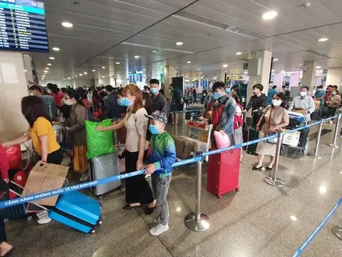 Tăng gấp đôi chuyến bay đêm tại Tân Sơn Nhất dịp cao điểm Tết