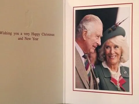 Vương thất các nước khoe ảnh vui tươi chào đón Giáng Sinh