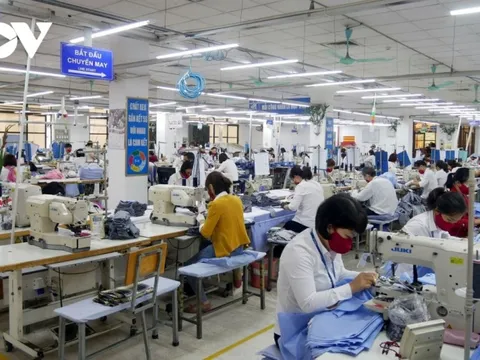 Dự báo thưởng Tết các ngành nhóm dệt may, da giày, điện tử có thể giảm sâu
