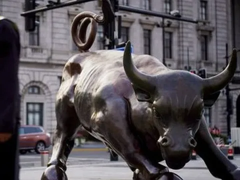 Chứng khoán châu Á giảm điểm, Hang Seng mất 2% sau khi FED tăng lãi suất lên mức kỷ lục 15 năm