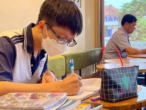 Gen Z chi tiền mua… không khí quán cà phê