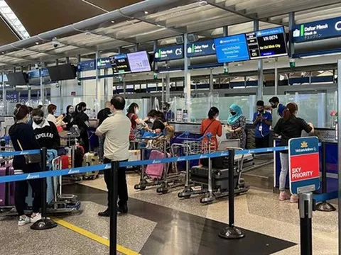 Khách bay quốc tế chỉ bằng 27% trước dịch