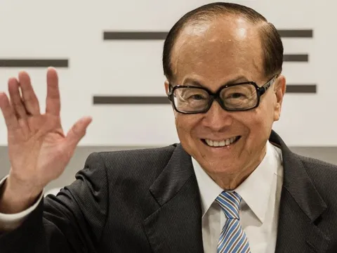 Tỷ phú Lý Gia Thành chỉ cách mua nhà và xe trong vòng 5 năm: Mời người giỏi và giàu đi ăn