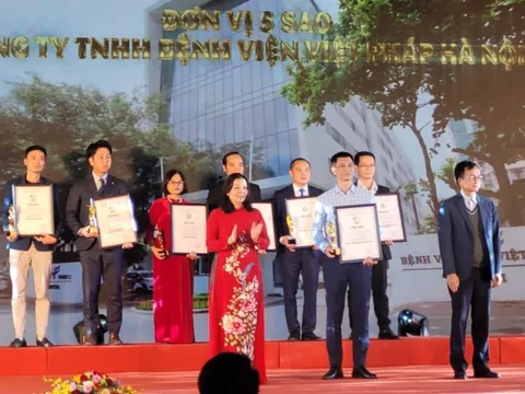 Bệnh viện Việt Pháp Hà Nội đạt danh hiệu Năng Lượng Xanh năm 2022