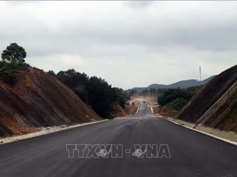 Lên phương án khai thác cao tốc Bắc Nam, đoạn Cam Lộ - La Sơn