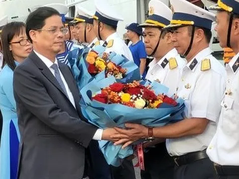 Tiễn đoàn công tác đi thăm, chúc Tết quân và dân huyện đảo Trường Sa