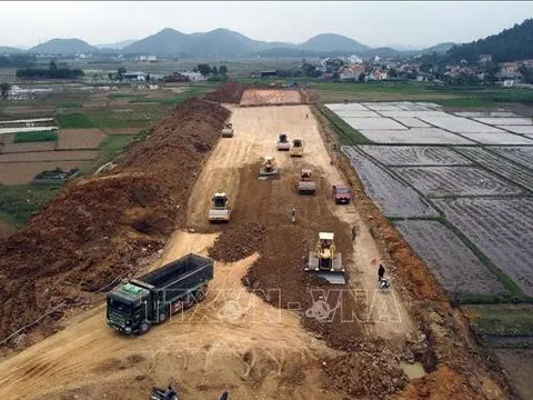 Kinh tế 2022 - 2023: Năm 'bận rộn' của ngành giao thông vận tải