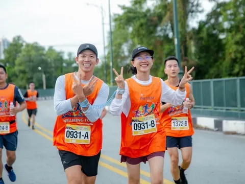 Học PNJ cách chăm sóc khách hàng "độc đáo"