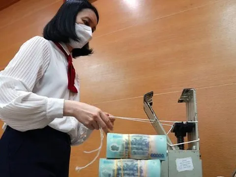 Nghìn tỷ đầu tư công, hỗ trợ phục hồi 'đắp chiếu'