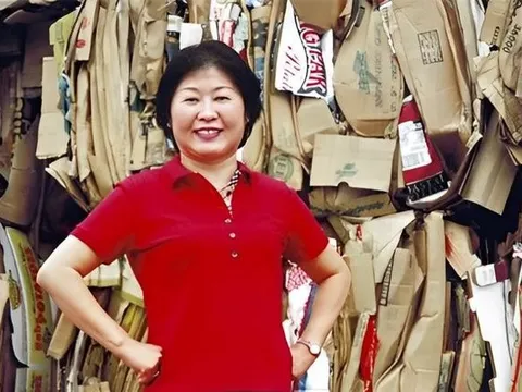 Cuộc đời choáng ngợp của 'Bà hoàng giấy': Từ thu mua phế liệu trở thành người phụ nữ giàu nhất Trung Quốc