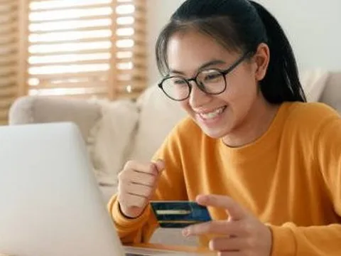 Tổng kết chi tiêu năm 2022: Gia đình nhỏ ở TP.HCM tiêu 35% thu nhập, 65% để tiết kiệm và đầu tư