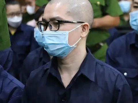 Hình ảnh Nguyễn Thái Luyện và đồng phạm trong ngày tuyên án đầu tiên